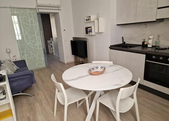 New! Tutto Qui - Apt Wagner - City Life